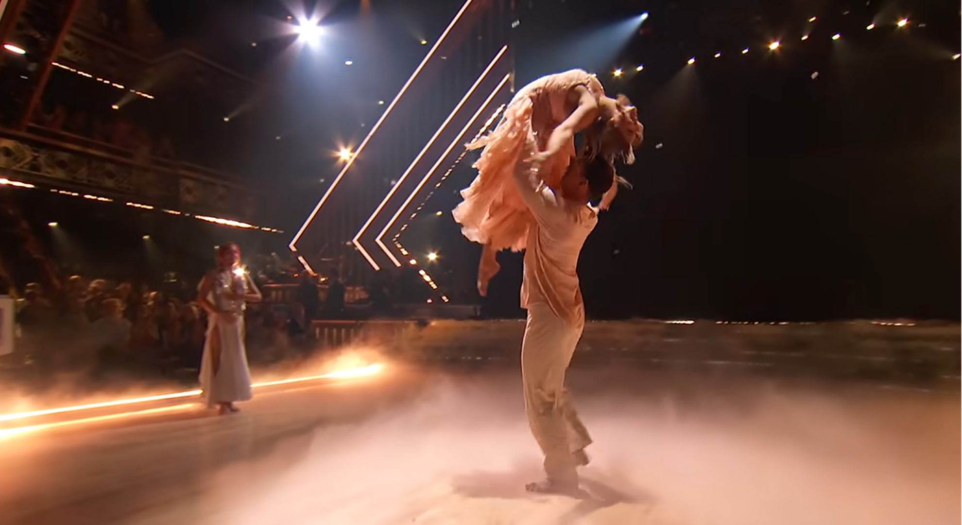 Tyler Cameron lifted pregnant Tate Madden on DWTS