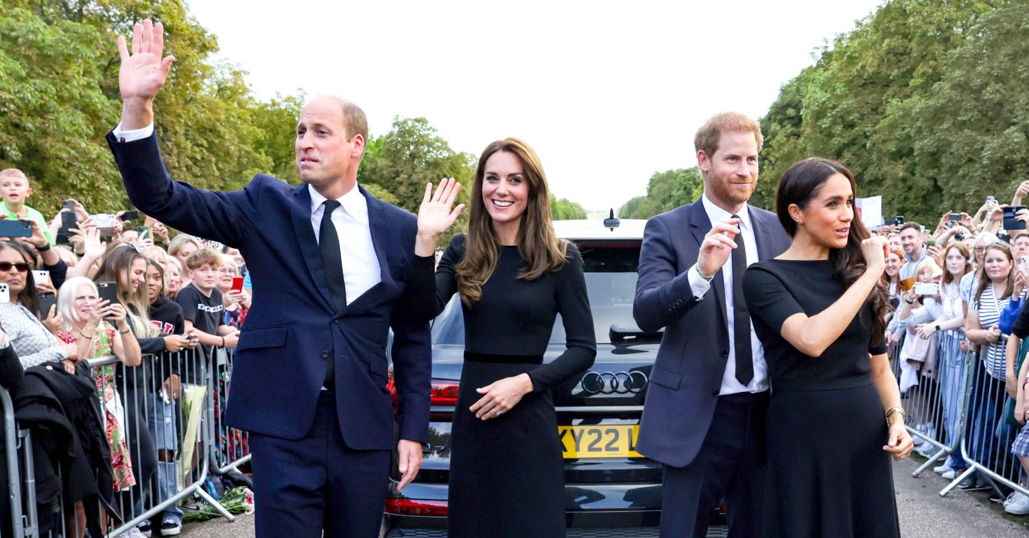 William and Harry wave at Windsor