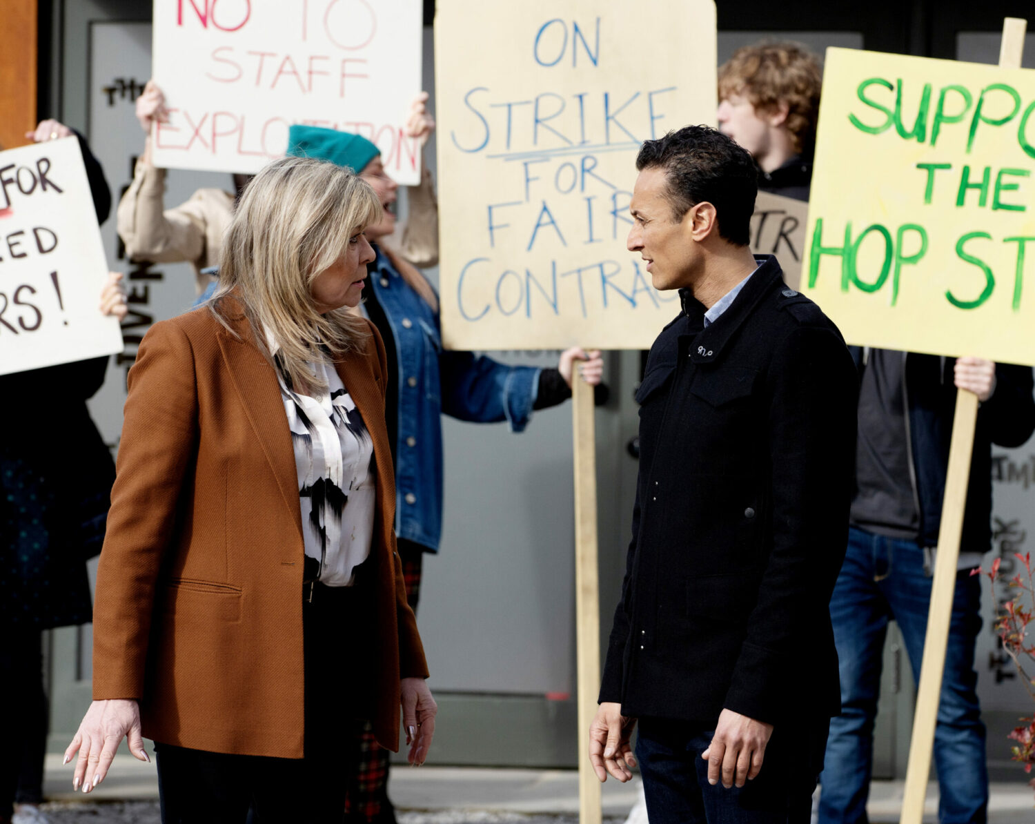 Emmerdale spoilers: KIm and Jai in front of picket line. Kim angry.